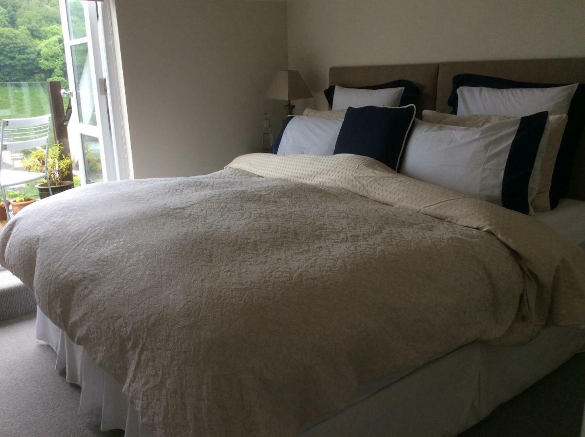 Bed and Breakfast Compass Rose Dartmouth Exterior foto